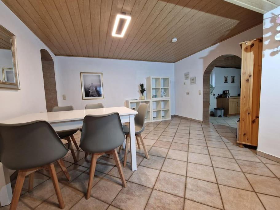 Grosszuegige Ferienwohnung 4+1 P. Büttelborn Exterior foto